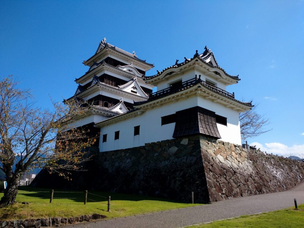 Ozu Castle