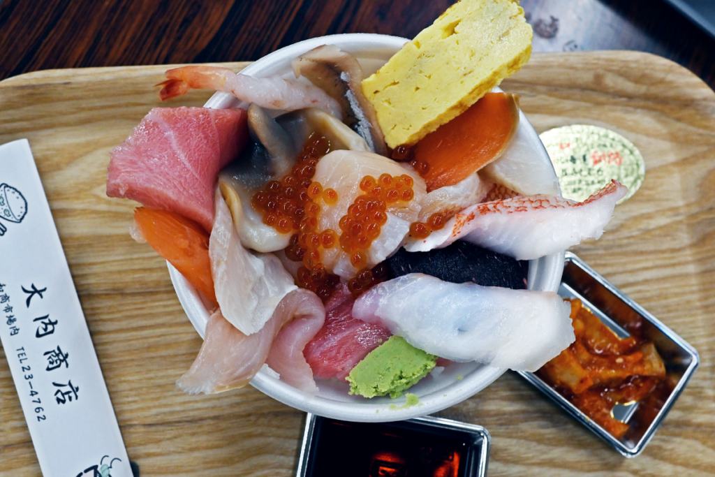 A customized kattedon featuring both premium and local toppings, including fish that can’t be enjoyed in this fresh state anywhere else.